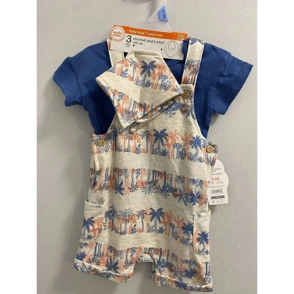 3 PIECE SHORTTALL. 1 TEE SHIRT. 1 SHORTALL. 1 BIB. SIZE 3-6 MONTHS - Picture 1 of 5